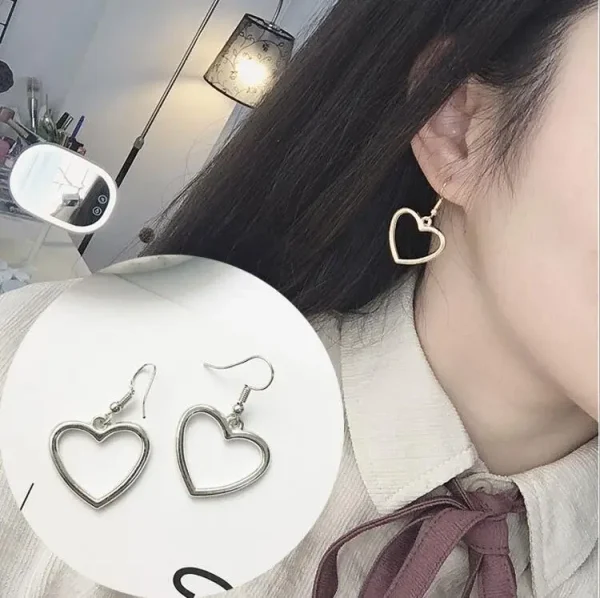 Gouden Oorbellen voor Vrouwen – Trendy Hanger met Hart, Simpel en Elegant - Image 2