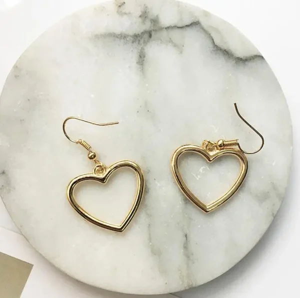 Gouden Oorbellen voor Vrouwen – Trendy Hanger met Hart, Simpel en Elegant - Image 9