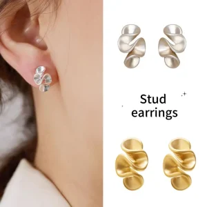 Zilver Dames Oorbellen – Bloemvormige, Eenvoudige Geplooide Studs – Fijne Geometrische Oorsieraden