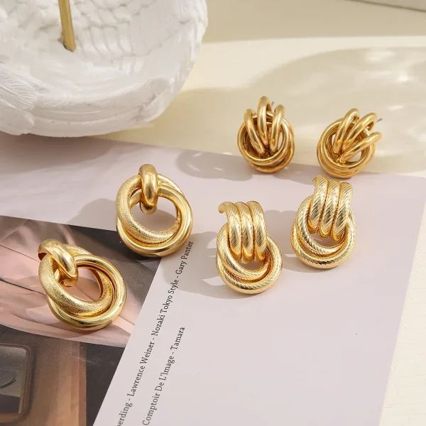 Vintage Goudkleurige Gedraaide Ronde Oorbellen Set voor Dames – Boho Geometrische Hangoorbellen - Image 6