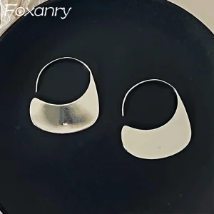 Foxanry Minimalistische Zilverkleurige Oorbellen – Anti-allergisch – Creatief & Ongelijk Geometrisch Design – Handgemaakt