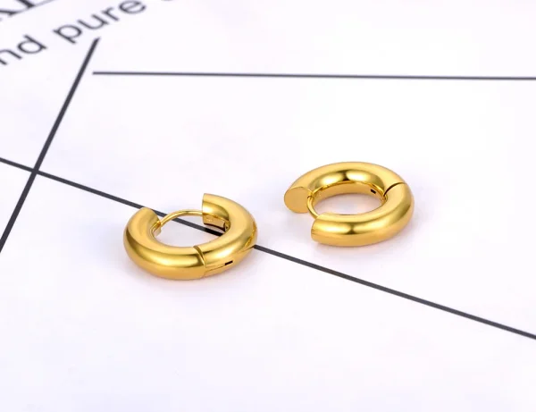 Lokaer 18K Vergulde Edelstalen Huggie Oorbellen – Modieuze Kleine Hoepeloorbellen 20mm – - Image 4